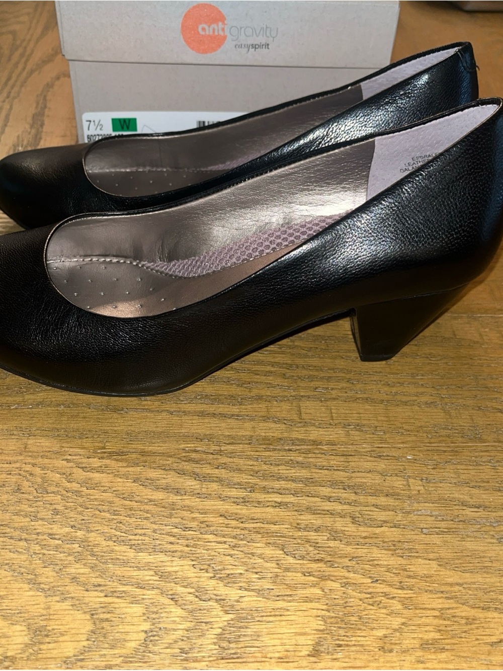 Easy Spirit Women's Black Leather Pumps Size 7.5 Wide Heels - Picture 8 of 12